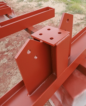 Columna de metal rojo
